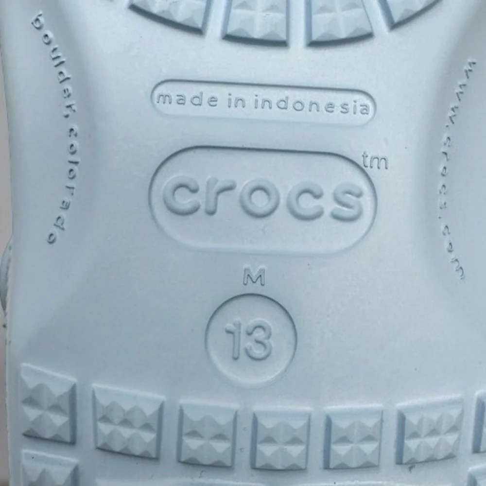Crocs Classic Clog Men Size 13 Light Blue Slip On (Moon Jelly/Blue Calcite) NWT